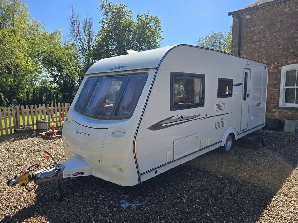 2010 Coachman vip 520/4 - Image 2