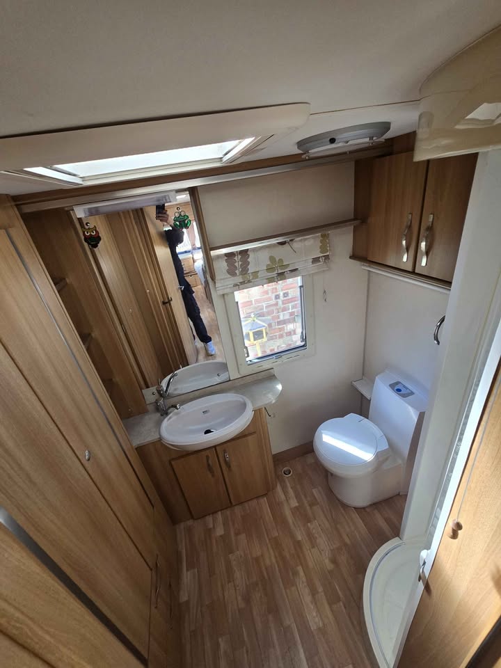 2010 Coachman vip 520/4 - Image 8