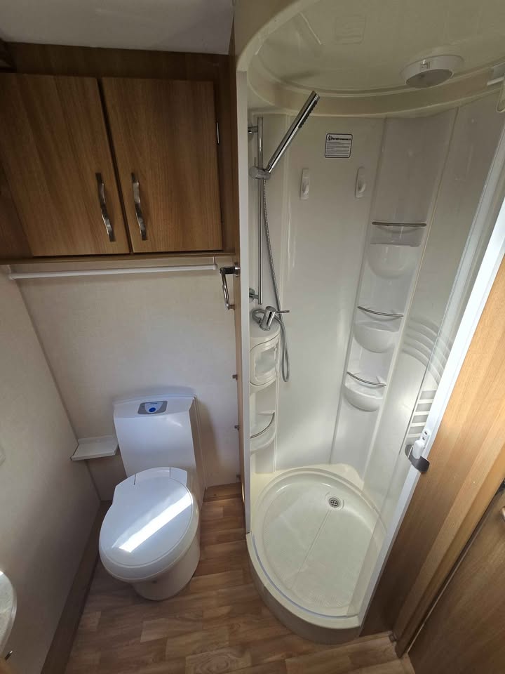 2010 Coachman vip 520/4 - Image 10